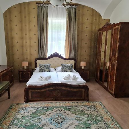 My-Lord Luxapartman Eger Bagian luar foto