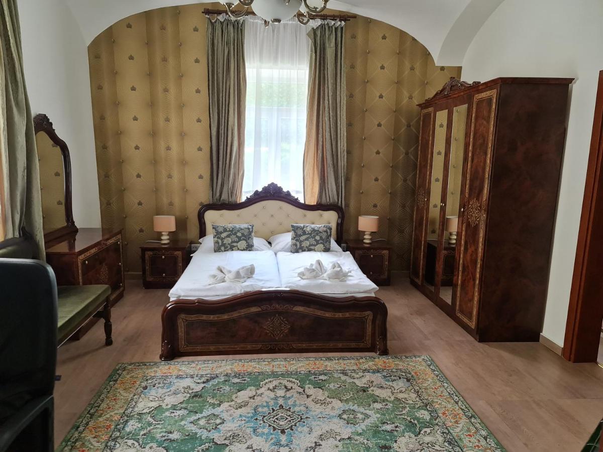 My-Lord Luxapartman Eger Bagian luar foto