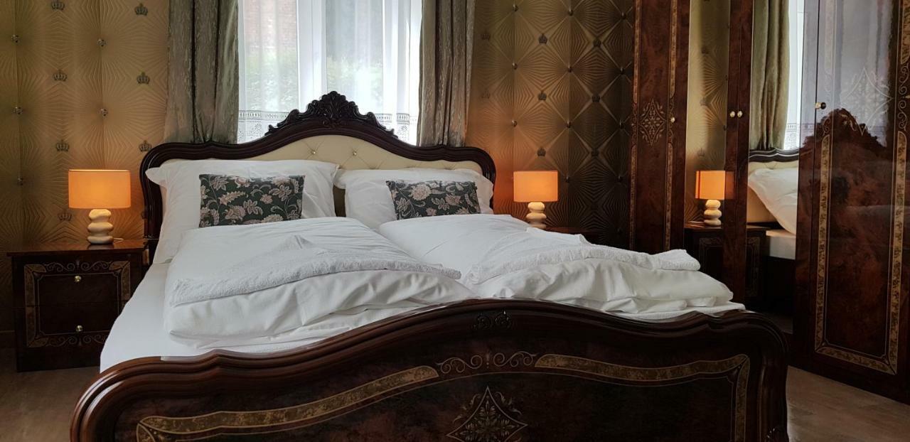My-Lord Luxapartman Eger Bagian luar foto