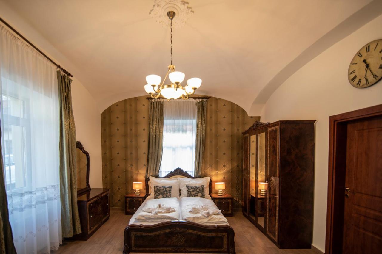 My-Lord Luxapartman Eger Bagian luar foto